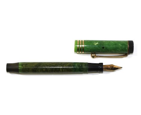 Parker Lady Duofold grün: mit 14 k. Gelbgold Herzlochfeder. Zustand gut. Druckaufzug wohl defekt.   D