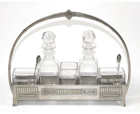Menagere des Jugendstil: um 1915. Metall verchromt mit 4 Glaseinsätzen. Essig, Öl, Senf, u. Gewürzschälchen. 25 x 21 cm.  Daz