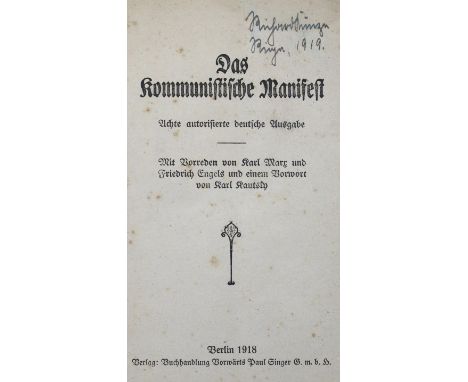 Kommunistische Manifest, Das.: Achte autorisierte deutsche Ausgabe. Bln., Buchhandlung Vorwärts Paul Singer 1918. 56 S. Obros
