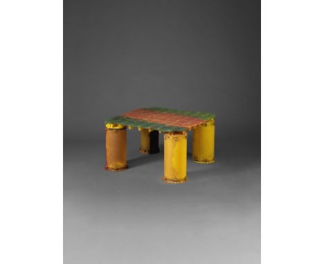 GAETANO PESCE (1939-2024)Table basse de la série Nobody's perfectCréation en 2003Edition ZerodisegnoMoulée 'ZERODISEGNO Gaeta