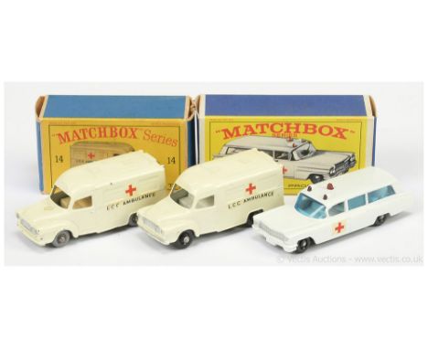 Matchbox regular wheels group (1) 14c Lomas ambulance - off white body - Black plastic wheels - silver trim - "LCC Ambulance"