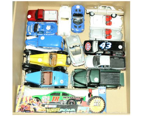 Bburago, Maisto, Mira &amp; others, group of mainly unboxed vehicles. To include Bburago 1/26 Renault Megane - Paris Dakar 20