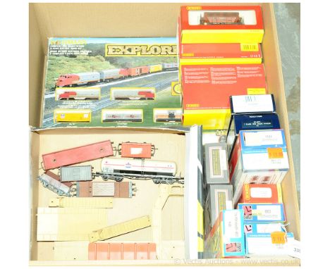 Bachmann, Hornby, Lima &amp; Others mixed group of railway items. To include Bachmann 24008 Explorer N Gauge train set with S