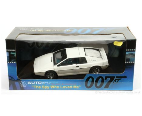 Autoart (1/18th Scale) - "James Bond" Lotus Esprit (Road Car) taken from the film "The Spy Who Loved Me" - white, black, chro