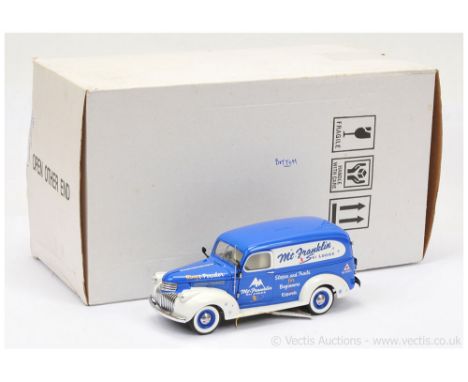 Franklin Mint 1:24 Scale B12ZD43 1946 Chevrolet Suburban Light Duty Panel Van- Ski Lodge Truck - Blue, white, chrome trim - N