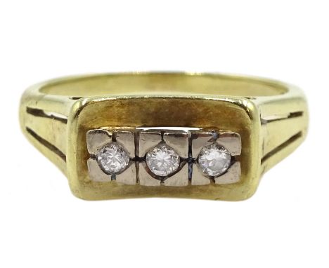 14ct gold three stone diamond ring, stamped 585 - Condition Report Approx 3.76gm, size K-L