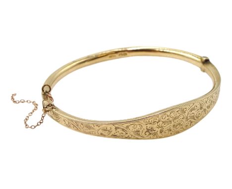 Early 20th century gold engraved decoration bangle, stamped 9ct  - Condition Report Approx 6.46gm
