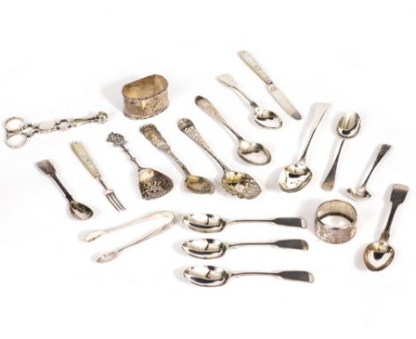 A MIXED LOT OF SILVER AND WHITE METAL ITEMS to include tea spoons, napkin rings, a pair of sugar nips etc, the hallmarked sil