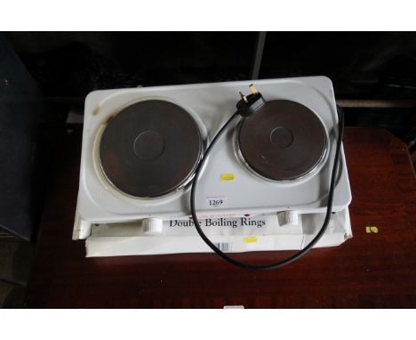 A Russell Hobbs classic white range double ring hotplate with original box