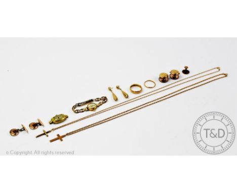 A selection of jewellery, to include; an Excalibur 9ct gold cased wristwatch Birmingham 1979, two 9ct gold wedding bands, gro