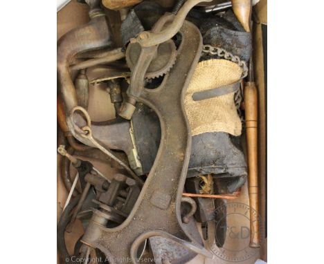 A collection of vintage hand and agricultural tools, to include a large wooden clamp and a cast iron drill clamp (Qty)
