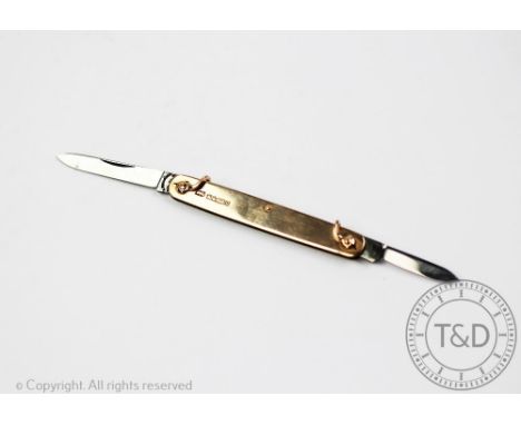 A 9ct gold and stainless steel pocket fruit knife, Sheffield 1977, engraved, 'To Rex from Kiddie', 7.5cm, blade stamped 'Henr