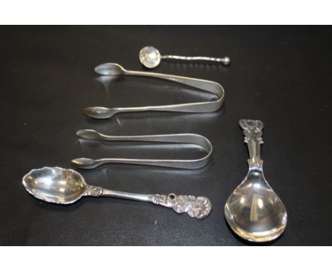 A BAG OF HALLMARKED SILVER SPOONS AND TONGS TO INCLUDE A SCOTTISH EXAMPLE, CADDY SPOON ETC, APPROX COMBINED WEIGHT 66G