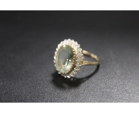 A HALLMARKED 9 CARAT GOLD GREEN GEM SET RING, SIZE P APPROX WEIGHT 4.3G