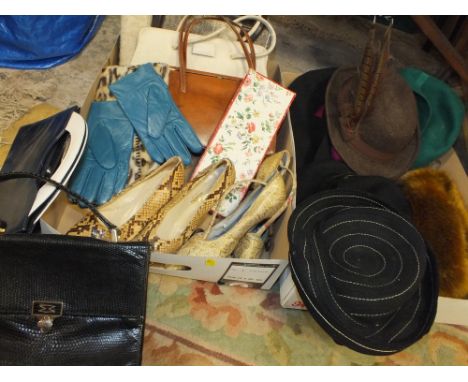 TWO BOXES OF VINTAGE LADIES ACCESSORIES TO INCLUDE HANDBAGS, HATS AND SHOES