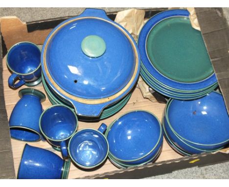 A TRAY OF DENBY TEA AND DINNERWARE