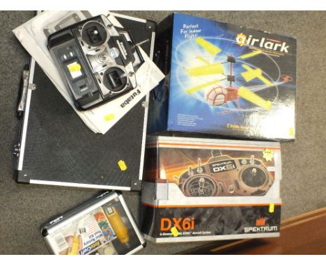 THREE RADIO CONTROLLED MODEL GLIDERS/PLANES AND ACCESSORIES TO INCLUDE CONTROLLERS, MINI ROTARY TOOL KIT ETC TOGETHER WITH AN
