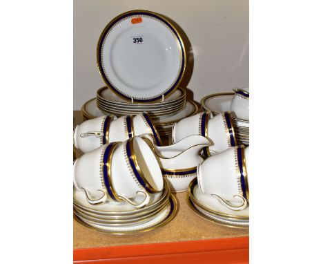 A SPODE 'KNIGHTSBRIDGE' PATTERN PART DINNER SET, comprising five dinner plates, seven side plates, six soup dishes, nine cups