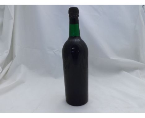 1 bt 1970 Sandeman Vintage Port (embossed capsules)  