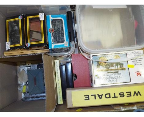 Model railways - a good collection of OO gauge kit parts, spares and similar to include Westdale - included in the lot is a q