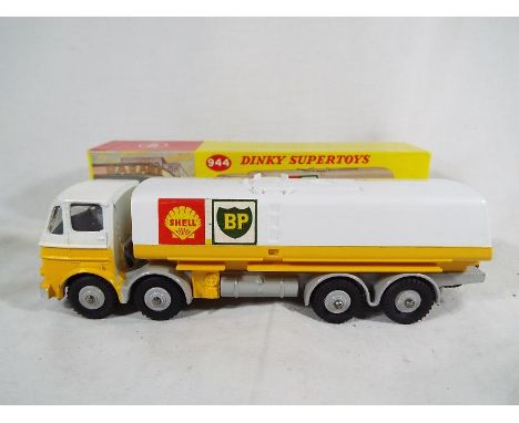 Dinky Toys - a Shell BP Fuel Tanker with windows, Leyland Octopus, white/yellow cab and tank, grey chassis on hubs # 944, min