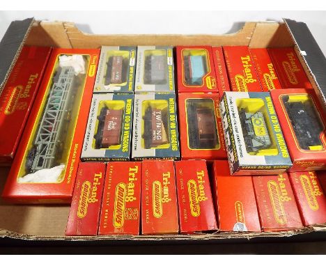Model Railways - approx 21 pieces of OO goods rolling stock to include Wrenn and Hornby, boxed