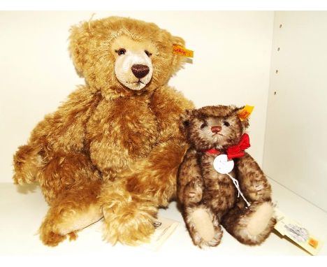 Two Steiff Bears comprising Snobby # 028267, button in ear, tag labels, 35 cm (high) and Steiff 1926 Historic Miniature # 029