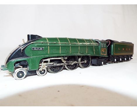Model Railways - a Hornby OO gauge locomotive 4-6-2, Merlin op No.42 with tender, green LNER livery, excellent in good+ box (