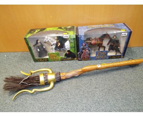Two Lord of the Rings deluxe horse and rider sets, mint in box and a Harry Potter broom BALAI (3)
