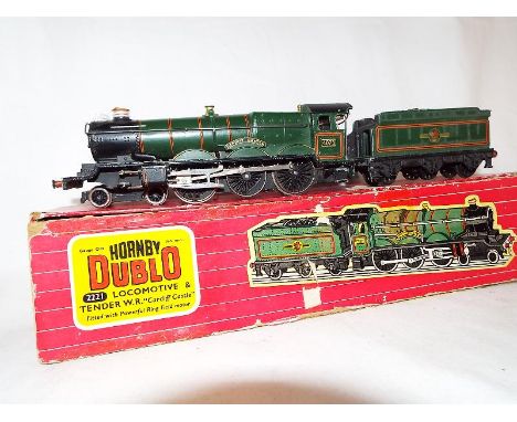 Model railways - a Hornby Dublo diecast locomotive and tender, 4-6-0 Cardiff Castle op no 4075 # 2221, good in fair box
