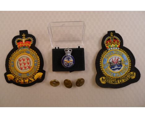 6 x various vintage and more recent military cloth patches , brass buttons , a metal badge comprising 1 x RAF 617 Squadron (D