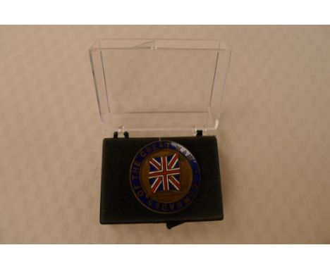 WW1 An original scarce large pattern 'Comrades of The Great War' circular gilt and enamel badge , brooch displaying a Union F