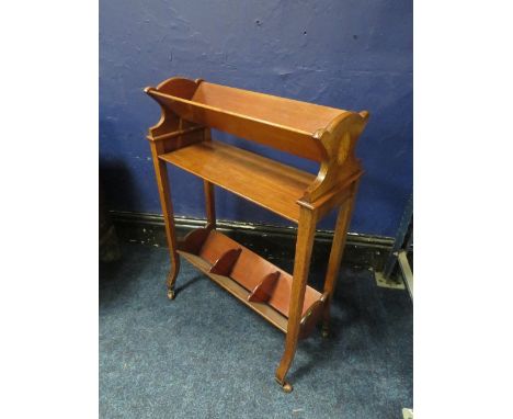 AN EDWARDIAN MAHOGANY BOOK TROUGH, having inlaid satinwood detail to each end, H 76 cm, W 55 cm