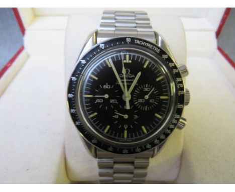 OMEGA - A GENTLEMANS SPEEDMASTER PROFESSIONAL CHRONOGRAPH WRISTWATCH, black dial with white baton markers, center seconds and
