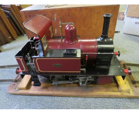 A 5" INDUSTRIAL LOCOMOTIVE, built to a scale of 1:10, constructed by R. Thompson, 'Tich', L 56 cm, H 35 cm