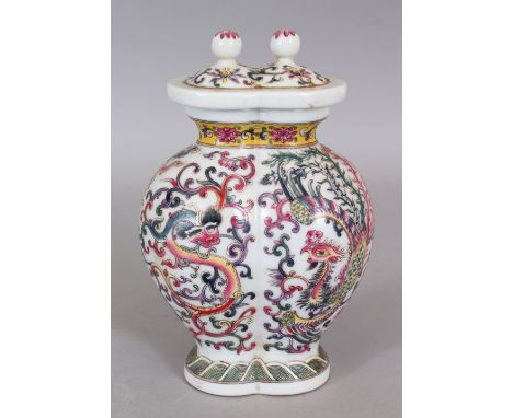 AN UNUSUAL CHINESE FAMILLE ROSE DRAGON &amp; PHOENIX PORCELAIN DOUBLE VASE, the base with a four-character Qianlong mark in b