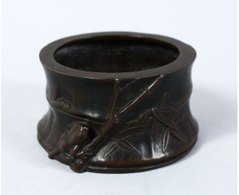 A GOOD JAPANESE MEIJI PERIOD BRONZE BRUSH POT, the brush pot with relief decoration depicting a toad amongst bamboo, the base