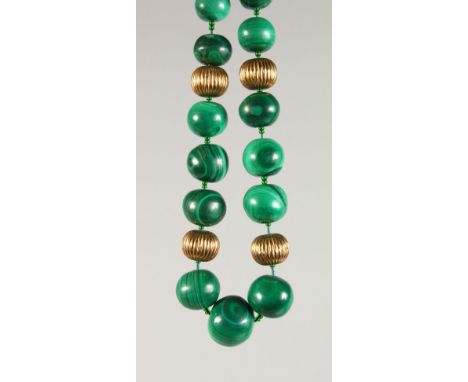 A GOOD CHINESE GREEN JADE / JADE LIKE SPHERICAL NECKLACE / BEADS 46CM,