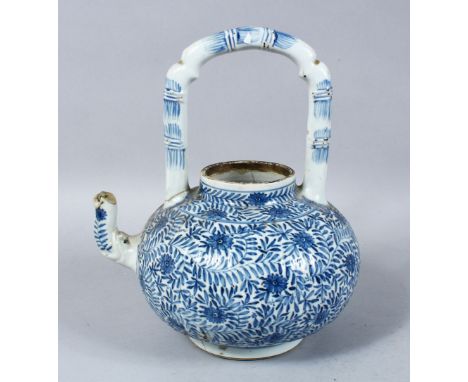 A GOOD CHINESE MING PERIOD BLUE &amp; WHITE PORCELAIN TEAPOT,  the body decorated with formal scrolling lotus, with a moulded
