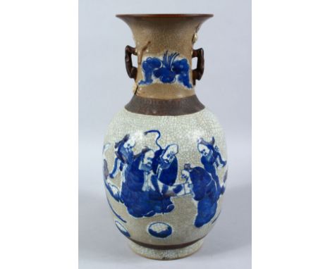 A GOOD CHINESE BLUE &amp; WHITE PORCELAIN CRACKLE GLAZE VASE, decorated with five immortal figures reading a scroll, with mou