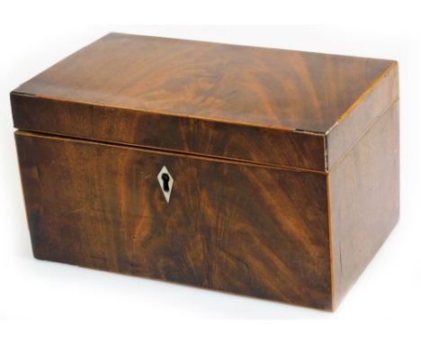 An mid 19thC flame mahogany tea caddy, of rectangular form with sectional interior and diamond escutcheon, 15cm high, 24cm wi