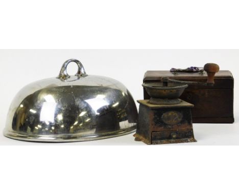 A early 19thC mahogany tea caddy, of rectangular form, with swing brass handle and plain interior, 12cm high, 23cm wide, 12cm