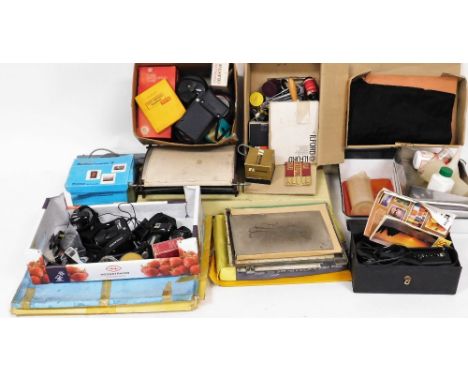 Various camera equipment developing equipment, etc., vintage and other, boxed Ilford photographic paper, Nikkor 50mm boxed le