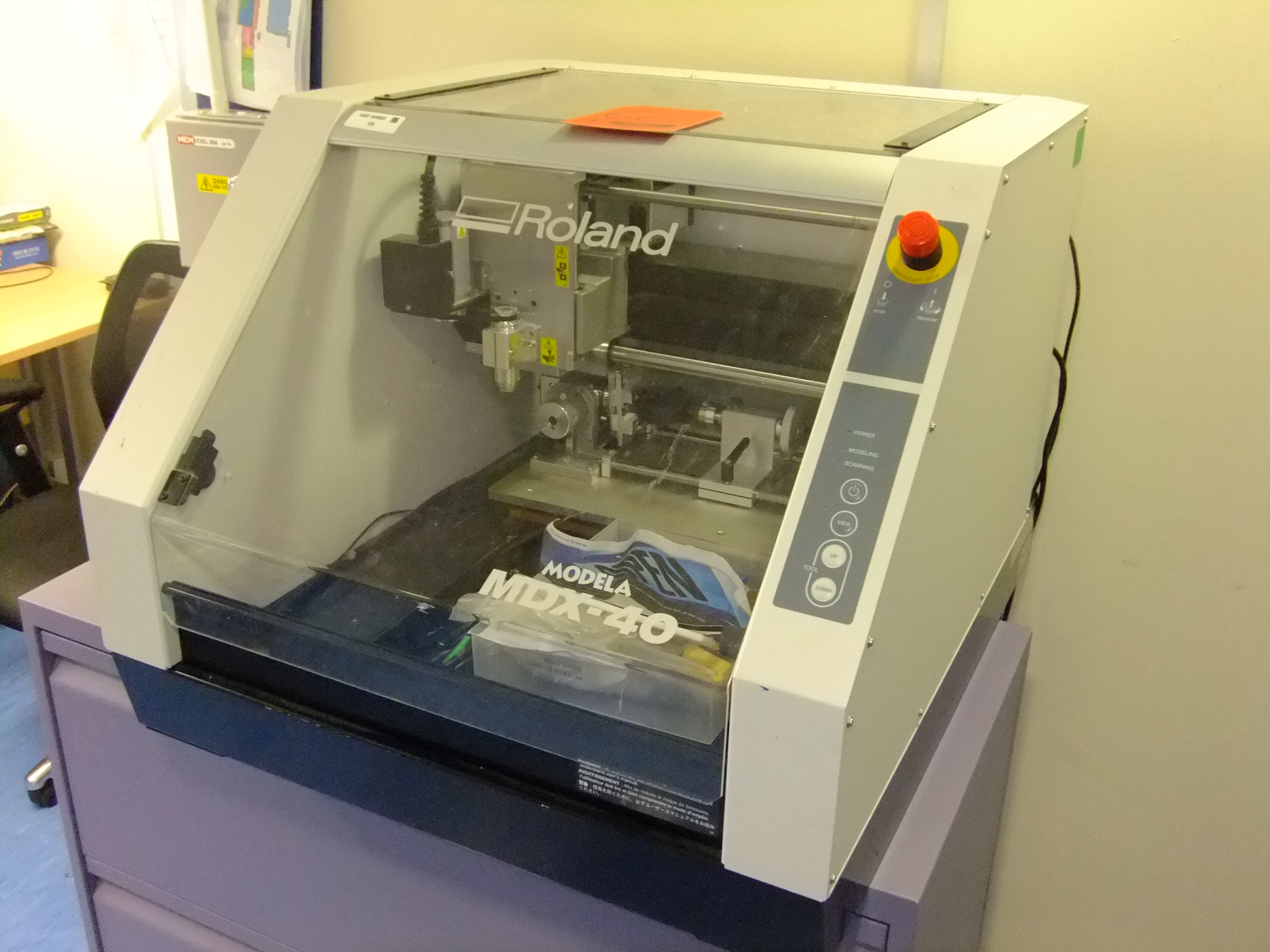 ROLAND MDX-40 MODELA CNC DESK TOP MILLING MACHINE