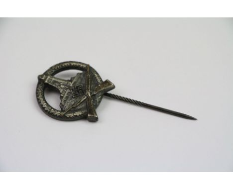 A World War Two German Third Reich  Veteran Soldiers White Metal Stick Pin Badge.