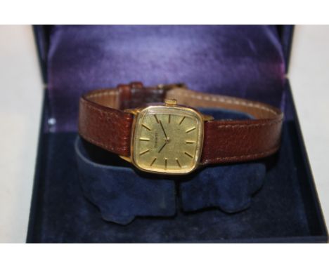 A BOXED VINTAGE LADIES TISSOT WRISTWATCH 