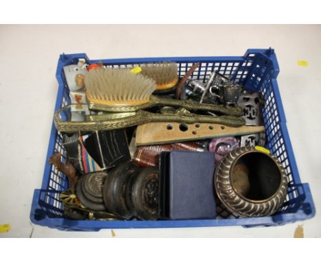 A BOX OF ASSORTED COLLECTABLES TO INCLUDE HIP FLASKS, CRUET SET, DECANTER LABEL ETC