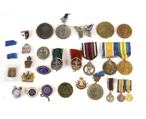 A First World War Pair, awarded to 371205 B.Q.M.SJT.J.E.THOMAS. R.A., swing mounted as worn, with the miniatures; a Queen Ale