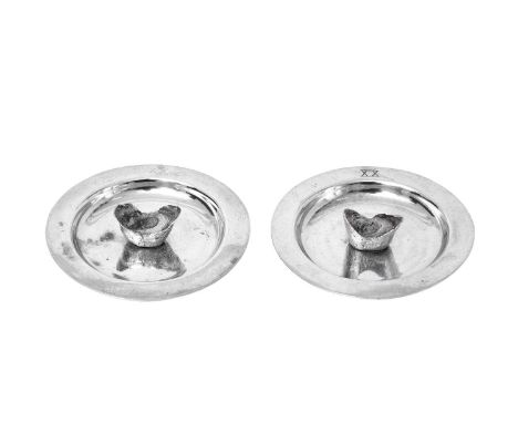 A Pair of Chinese Export Chopstick-Rests, Retailed by Ye Chang, Tianjin, Early 20th Century each circular and with plain rim,
