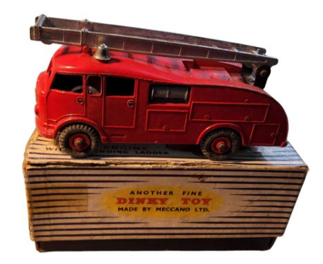 Dinky Supertoys 955 fire engine with extending ladder, boxed